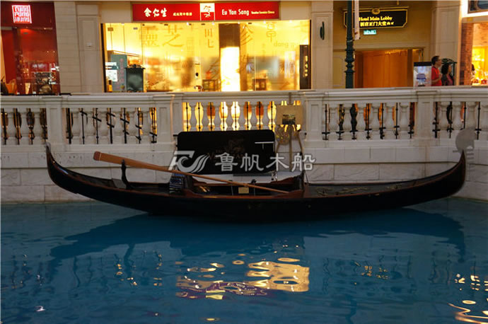 黑色花尖